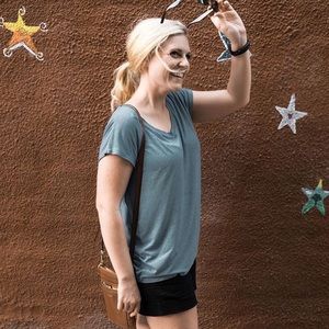 Meet your Posher, Elise